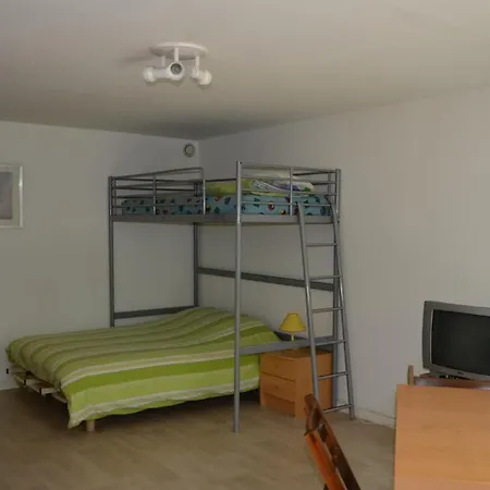 Apartament Parnuit *